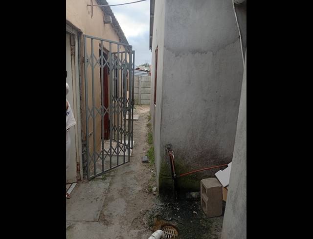 2 BEDROOM FREEHOLD FOR SALE IN PHILIPPI